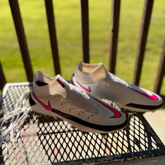 -Great condition 
-Anti-Clog traction 
-Don’t have the box
-Used 3-5 times - Picture 3 of 10